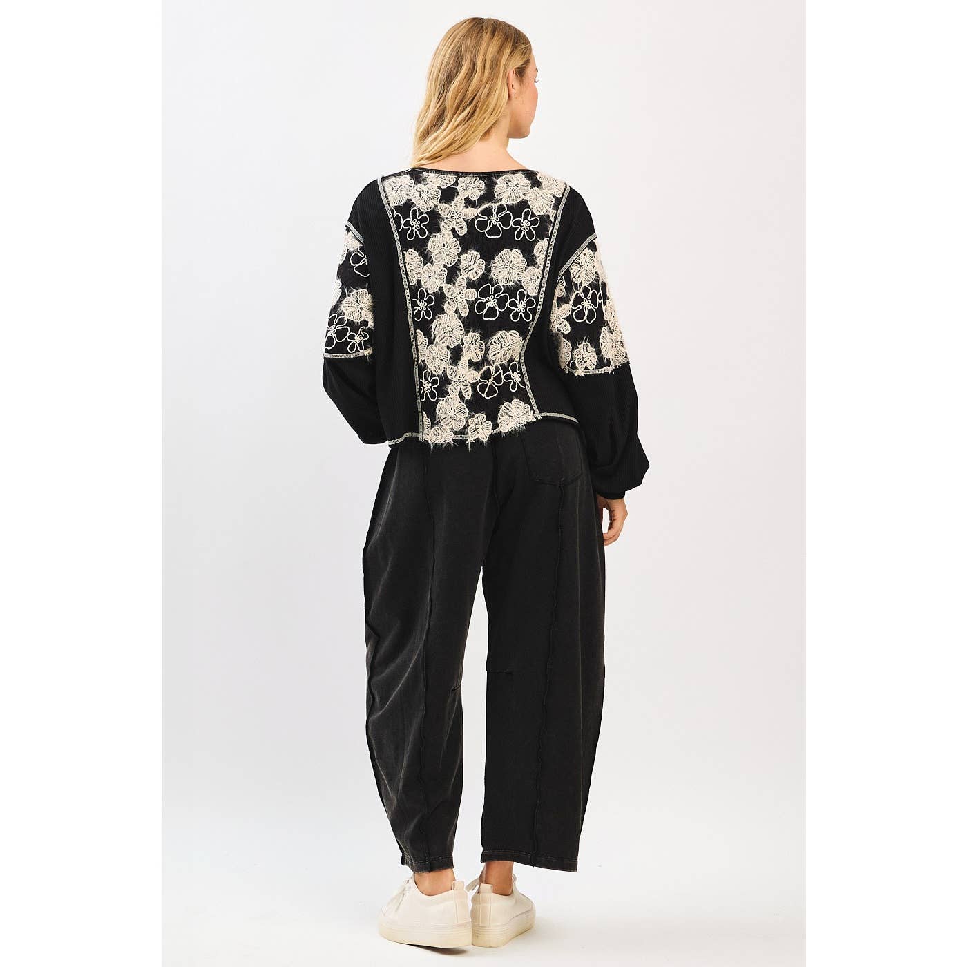 Easy Escape (Black) Min Wash Barrel Pant