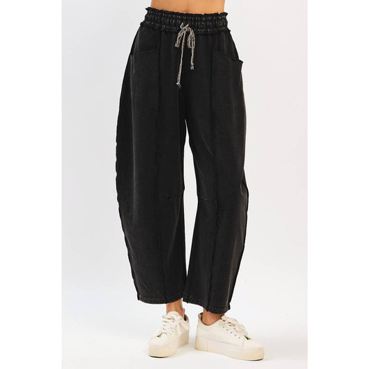 Easy Escape (Black) Min Wash Barrel Pant