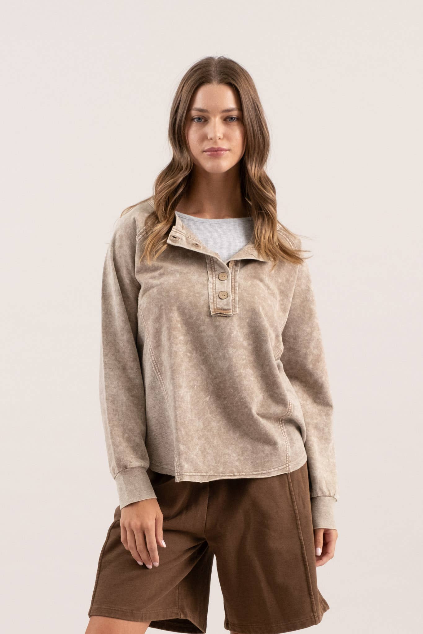 Cute As A Button (Mocha) Min Wash Top