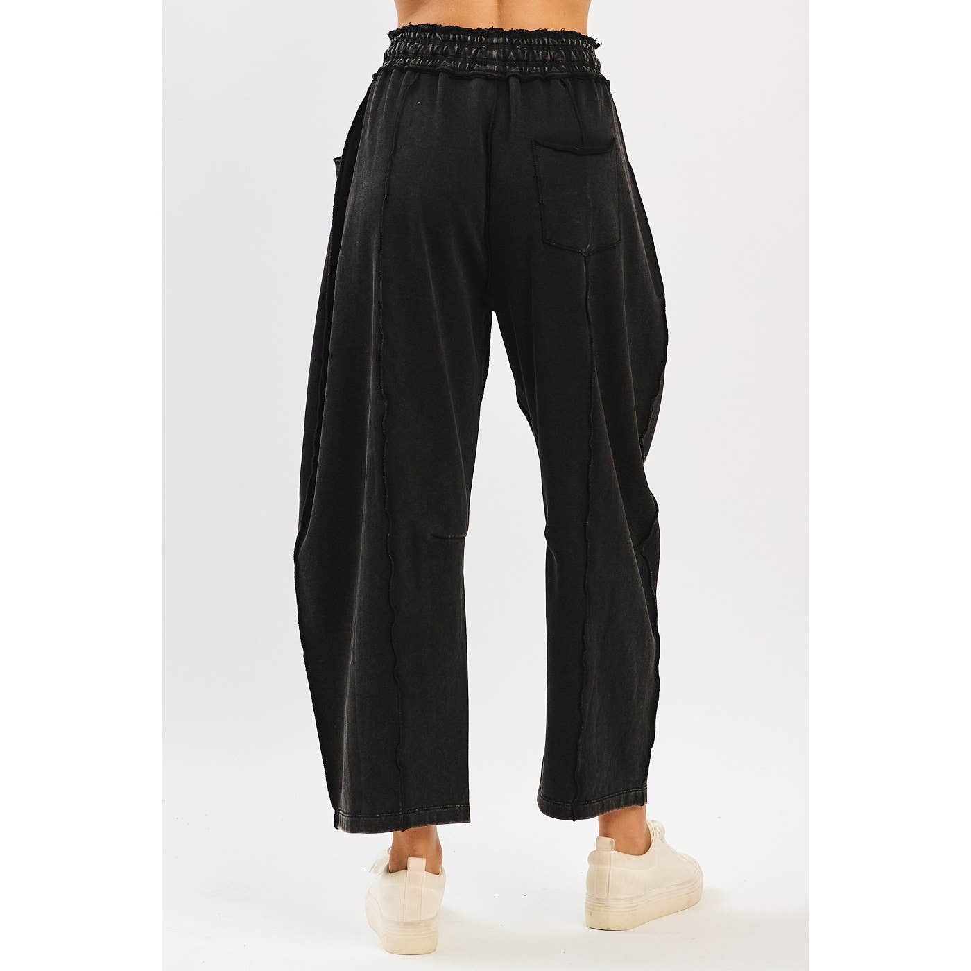 Easy Escape (Black) Min Wash Barrel Pant