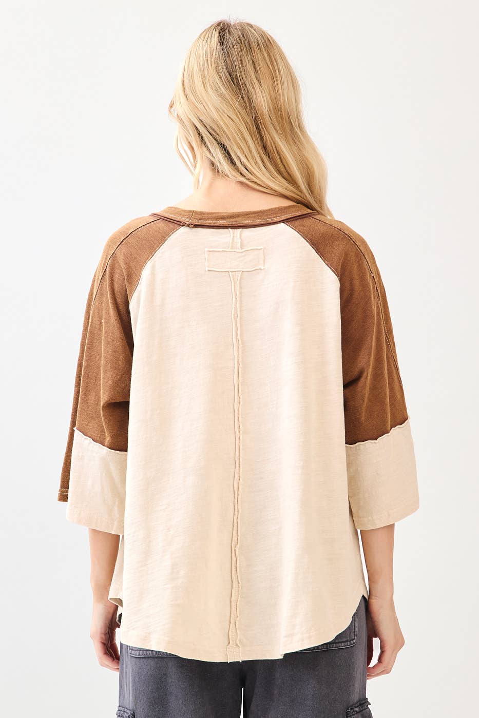 Peace Out (Ivory/Brn) Floral Patch Top