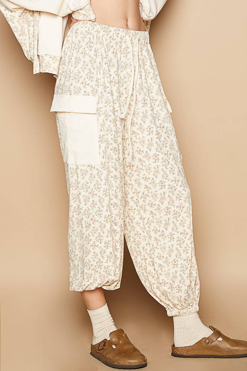 POL: Flirty Floral Jogger Pants