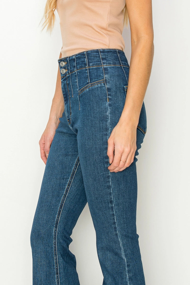 Hot Girl Era Modern Curvy Flare Jeans