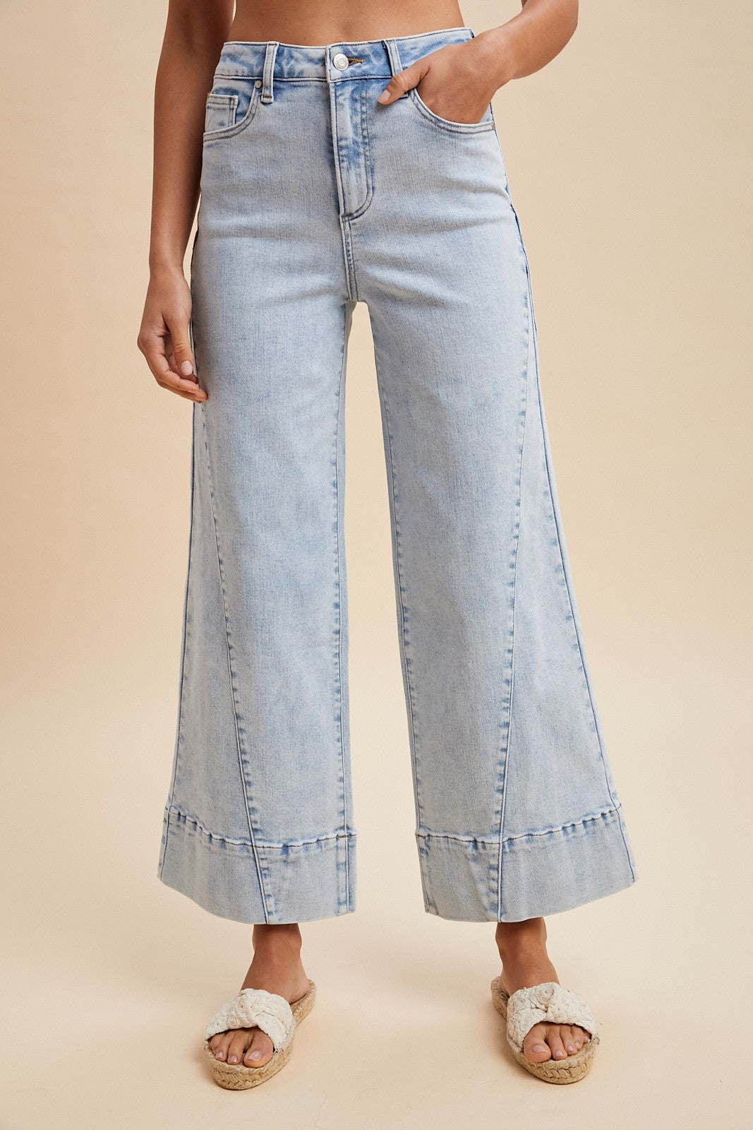 Get Your Drift (Lt) Cropped Flare Jean