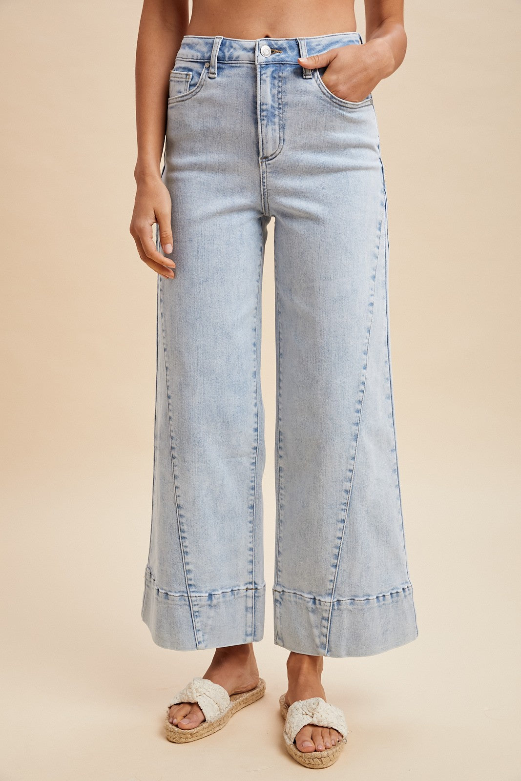 Get Your Drift (Lt) Cropped Flare Jean