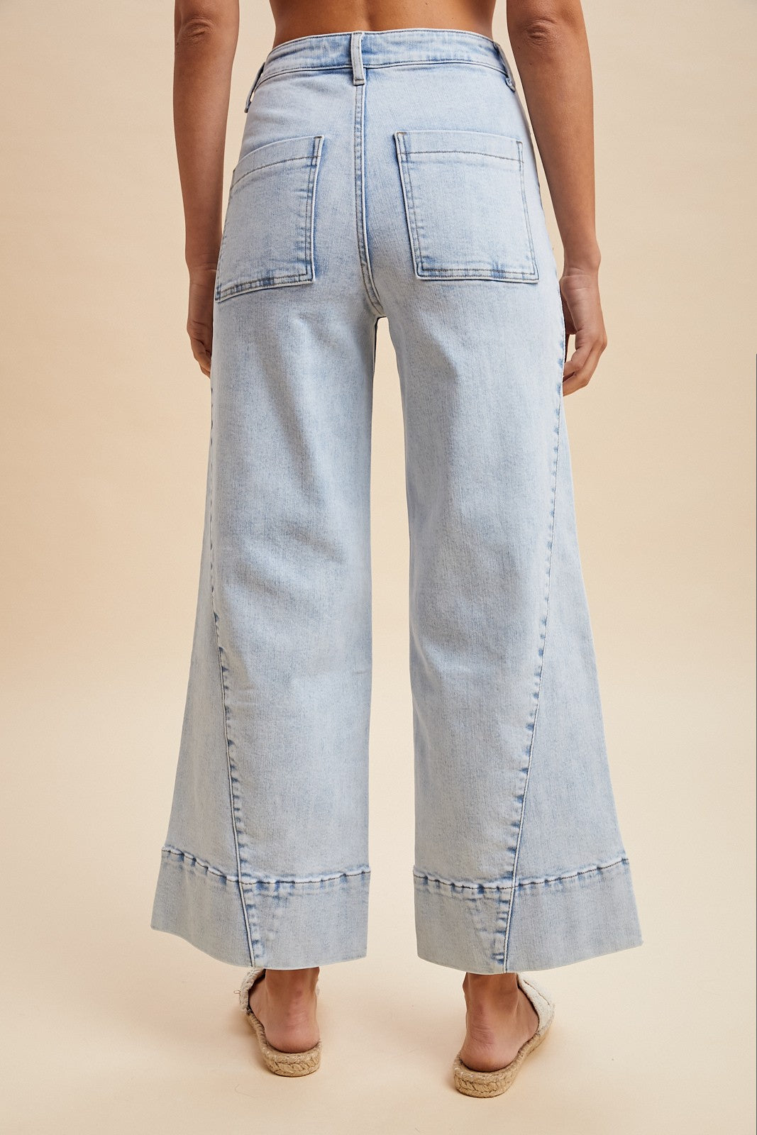 Get Your Drift (Lt) Cropped Flare Jean