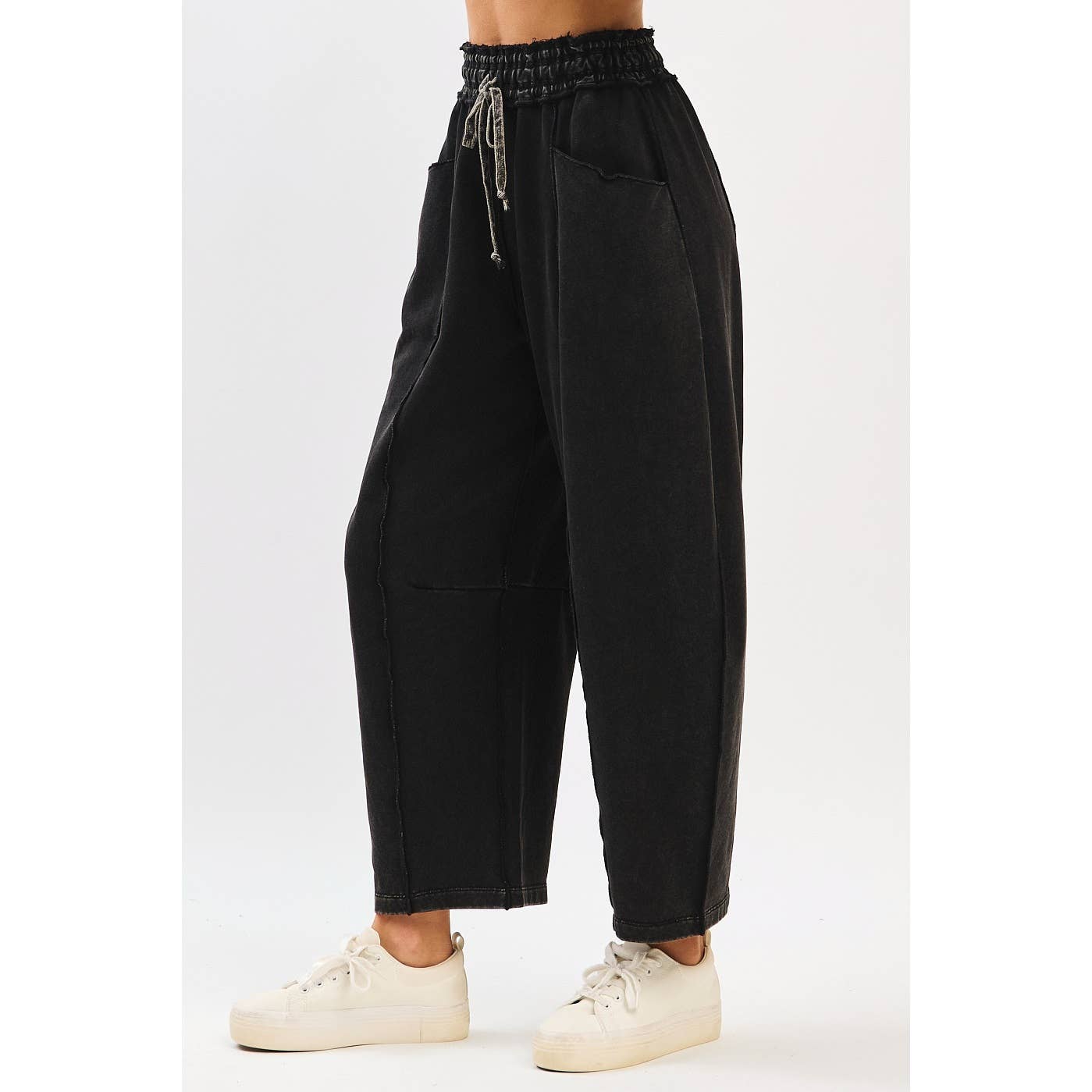 Easy Escape (Black) Min Wash Barrel Pant