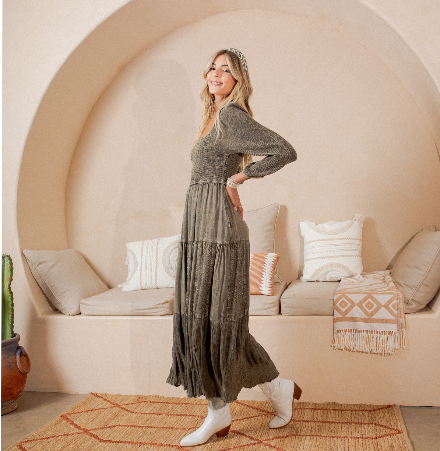 Story Teller Embroidered Midi Dress