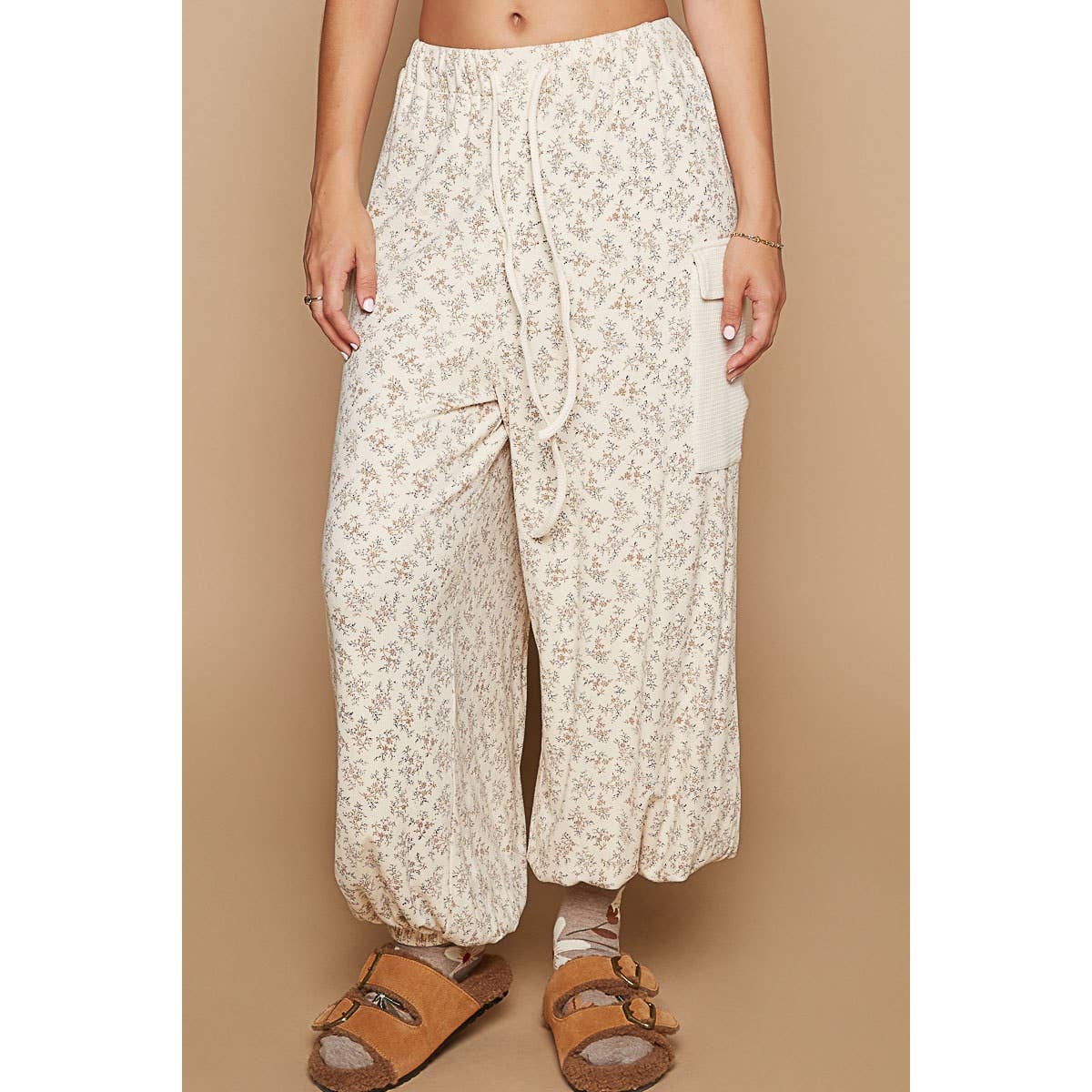 POL: Flirty Floral Jogger Pants