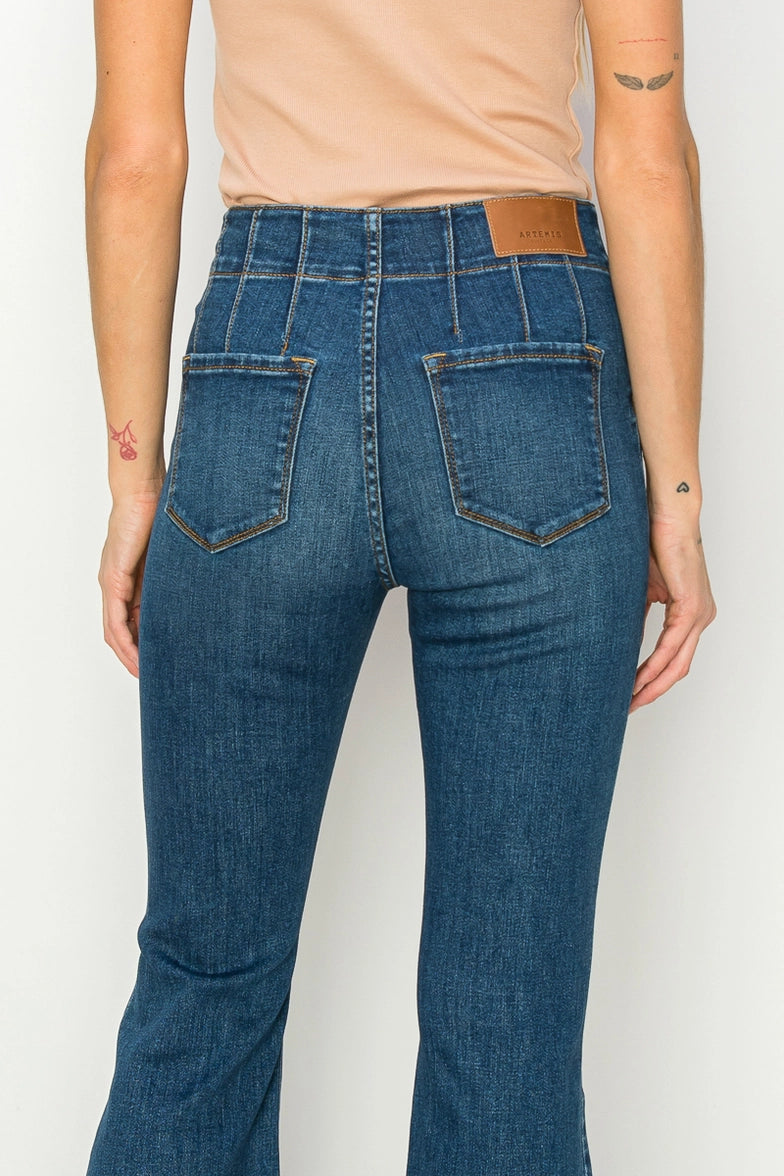 Hot Girl Era Modern Curvy Flare Jeans