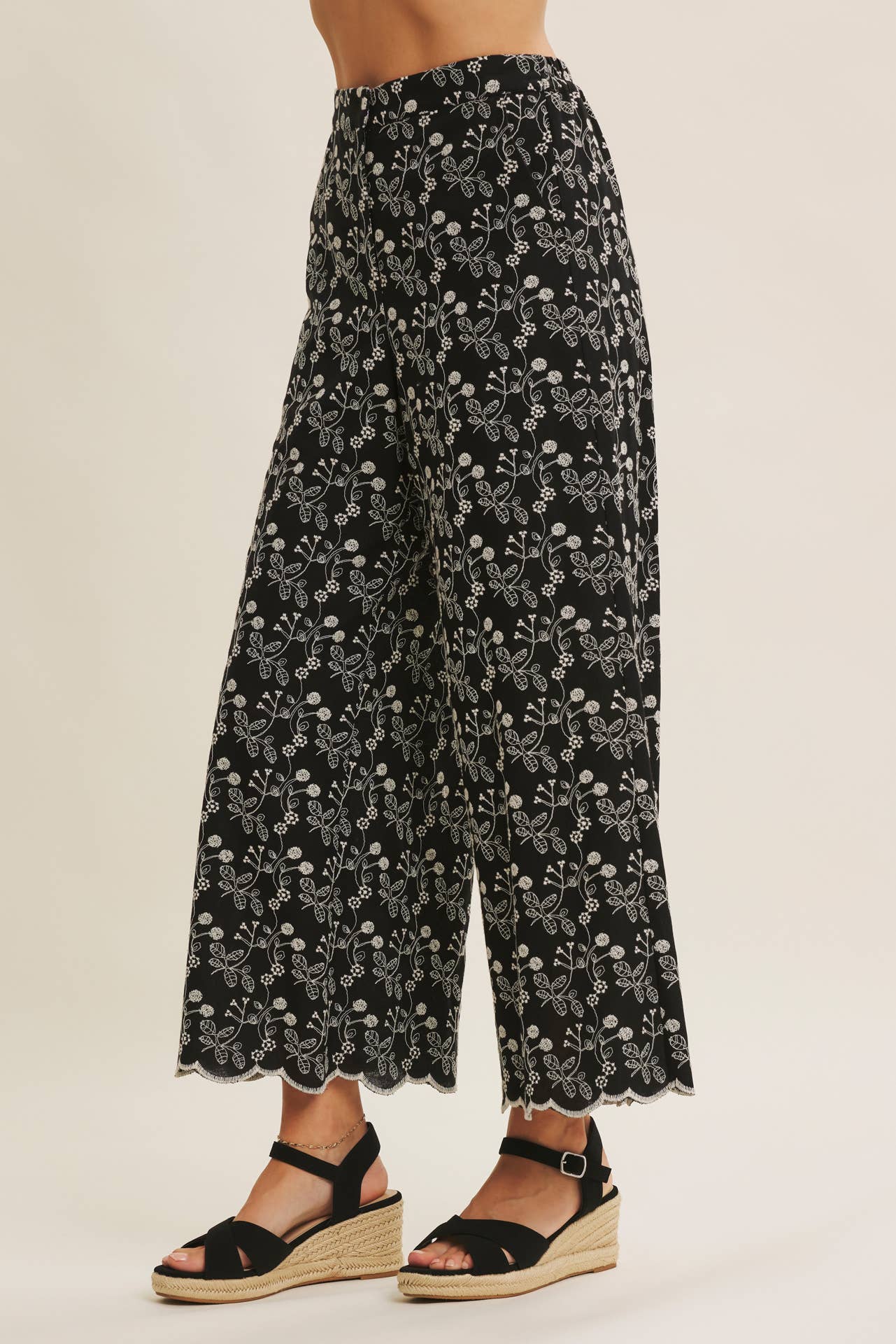 Love Stitch Embroidered Scallop Pants